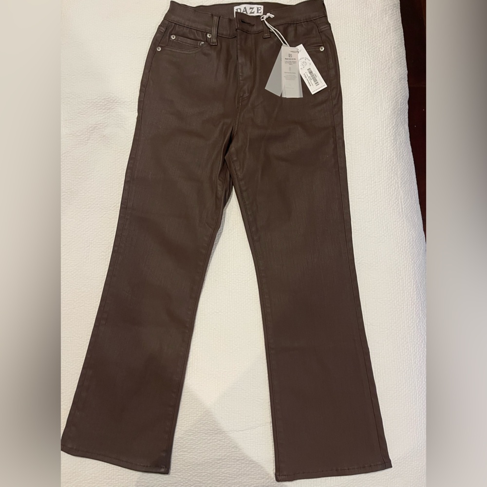 BNWT Daze ‘ Shy Girl’ Coated Espresso Flare Jeans 28